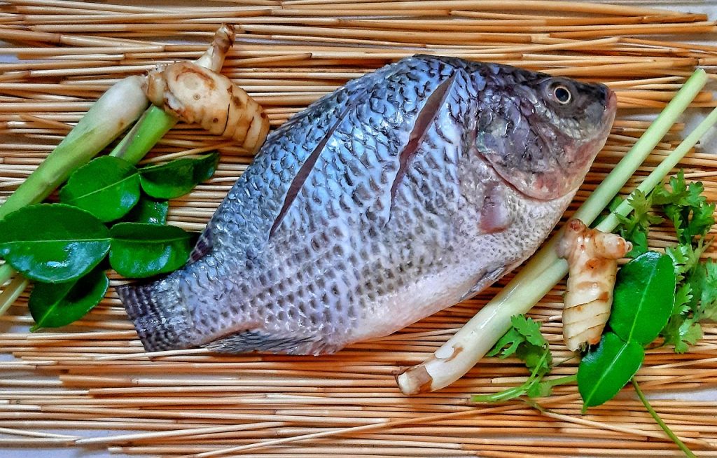 Comida típica pescado en Kenia