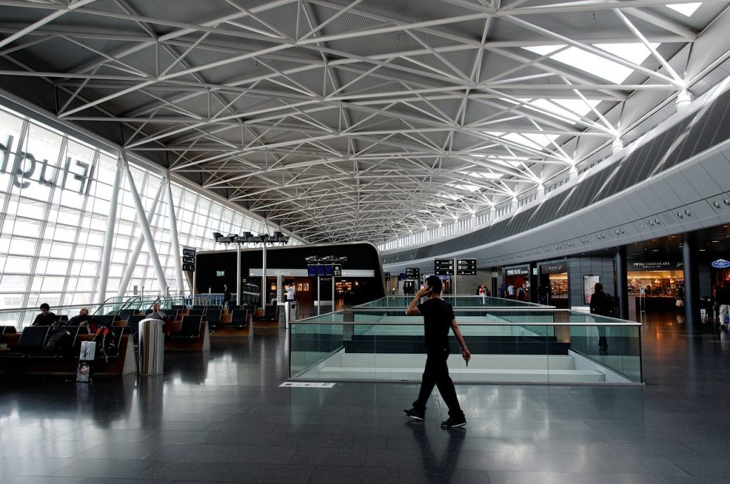 Dentro del aeropuerto