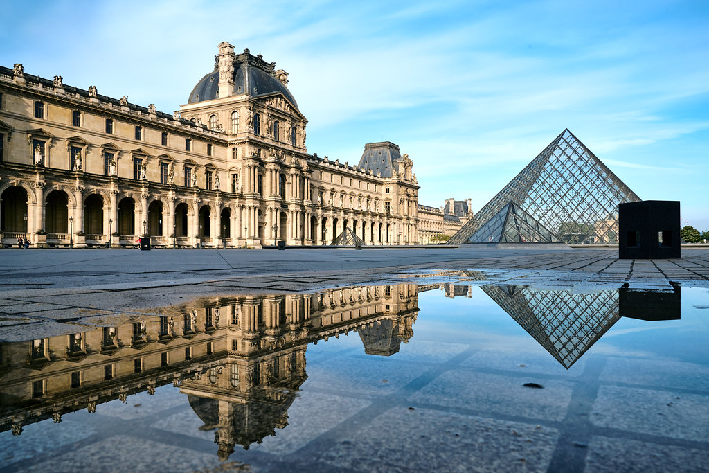 Explora el Arte y Amor en el Museo del Louvre