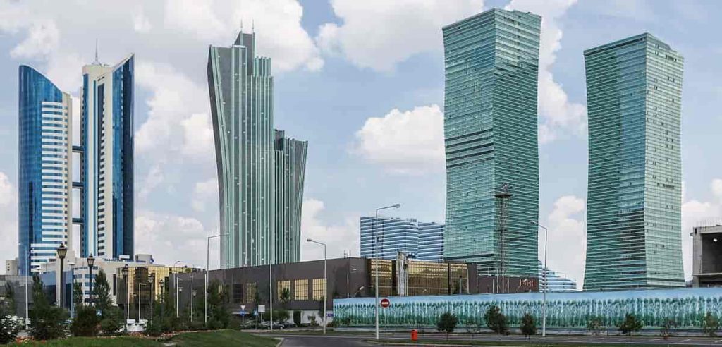 Imagen rascacielos Kazajistán 